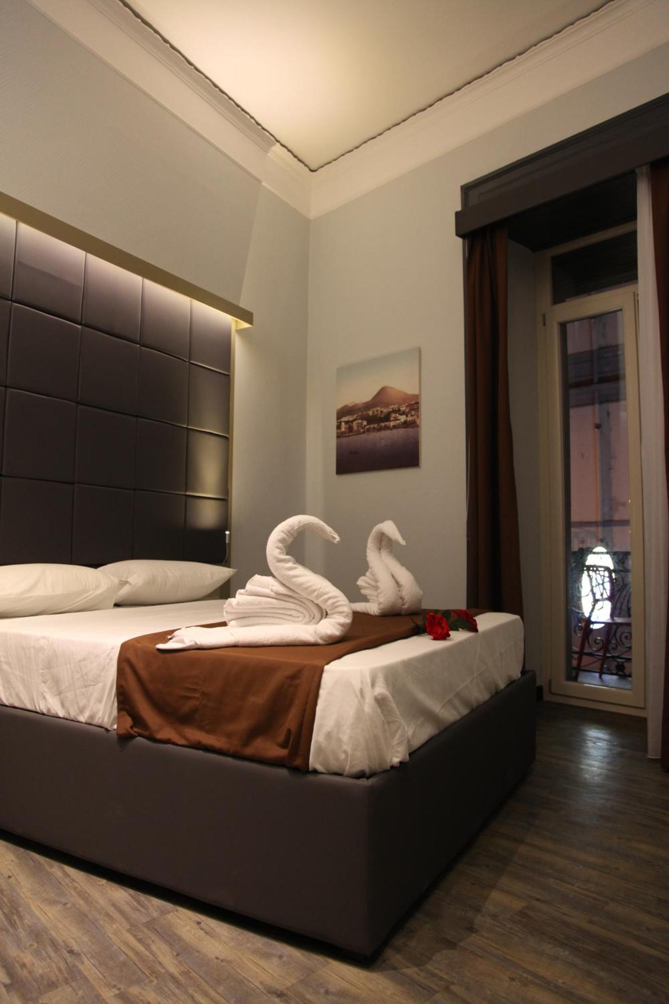 Dolce Vita Rooms Nápoles Exterior foto